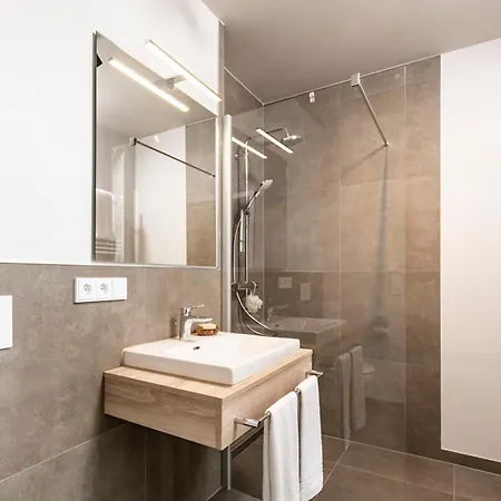 Gustav Apart Otel 4*